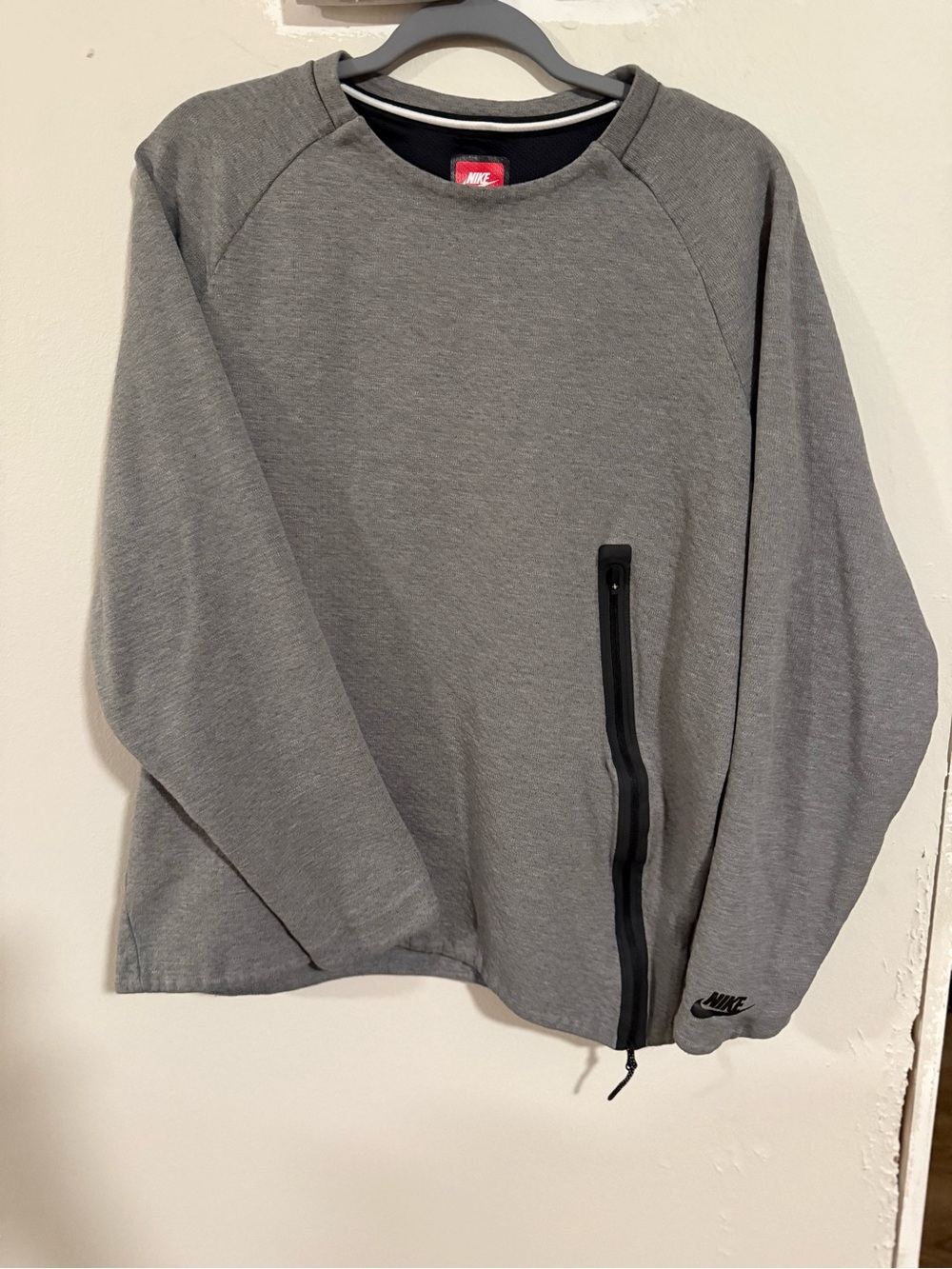 Men’s Nike Gray Tech Fleece Style Pullover Sweatshirt Large